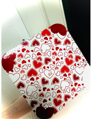 QUADRATO CON CUORI ROSSI...